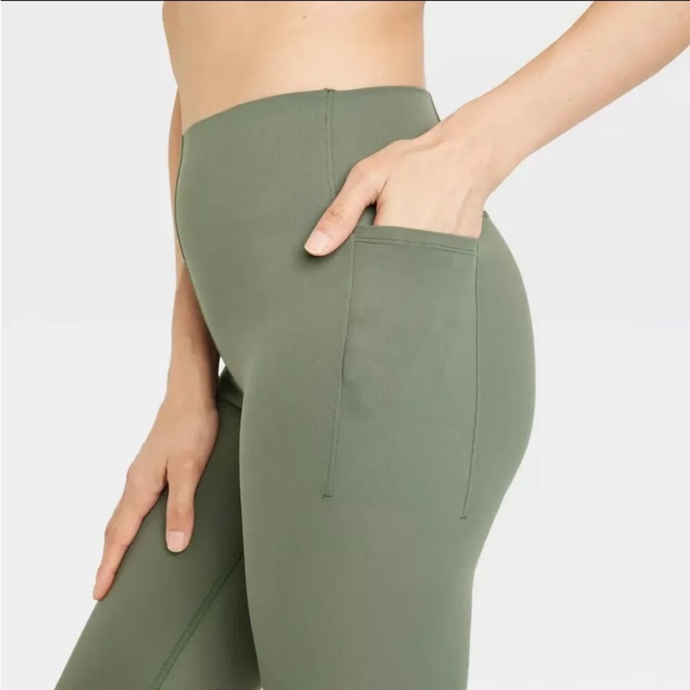 Women's All in Motion Elongate 7/8 Leggings pants Fern Green XL NWT compression